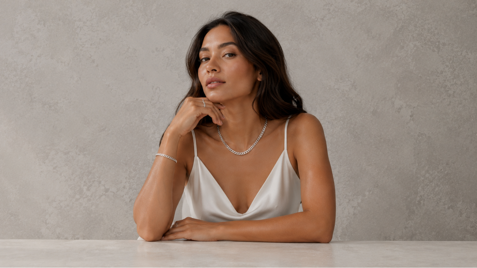 How To Layer Silver Necklaces (Without the Tangles) SEO target: how to layer necklaces / how to layer silver necklaces Category: Style Guide Read time: ~4 min